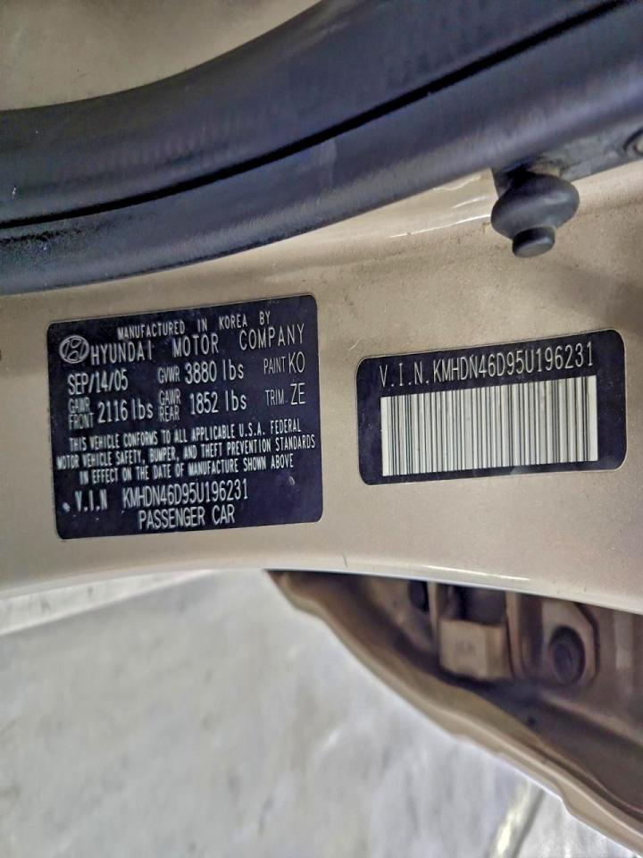 2005 Hyundai Elantra VIN KMHDN46D95U196231 photo 12