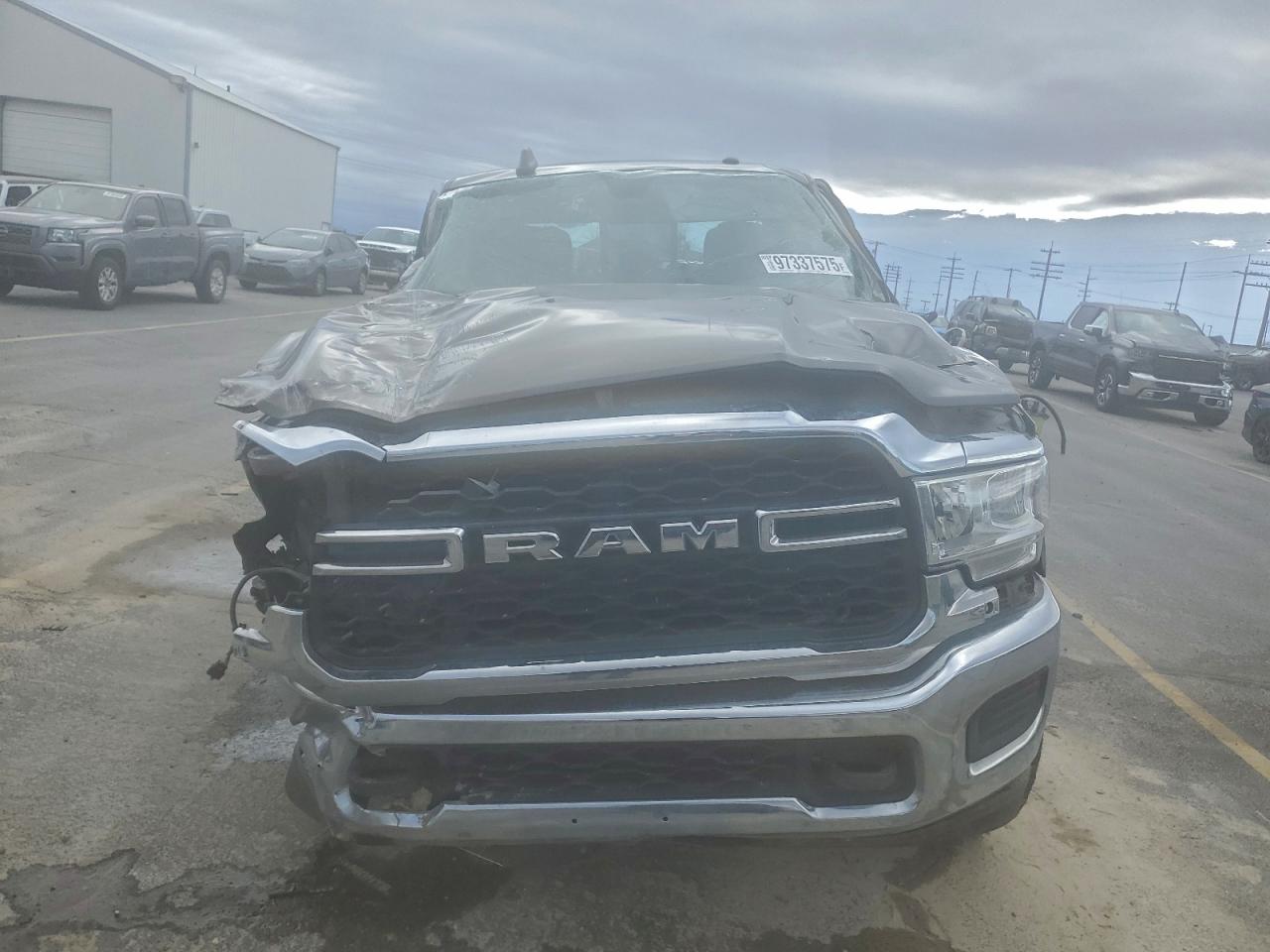 2019 Ram 3500 VIN 3C63R3GL8KG648499 photo 5