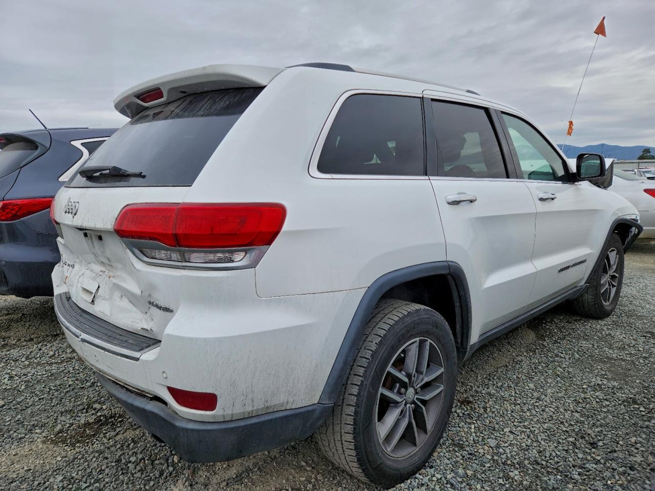 2018 Jeep Grand cher VIN 1C4RJFBG1JC195219 photo 3
