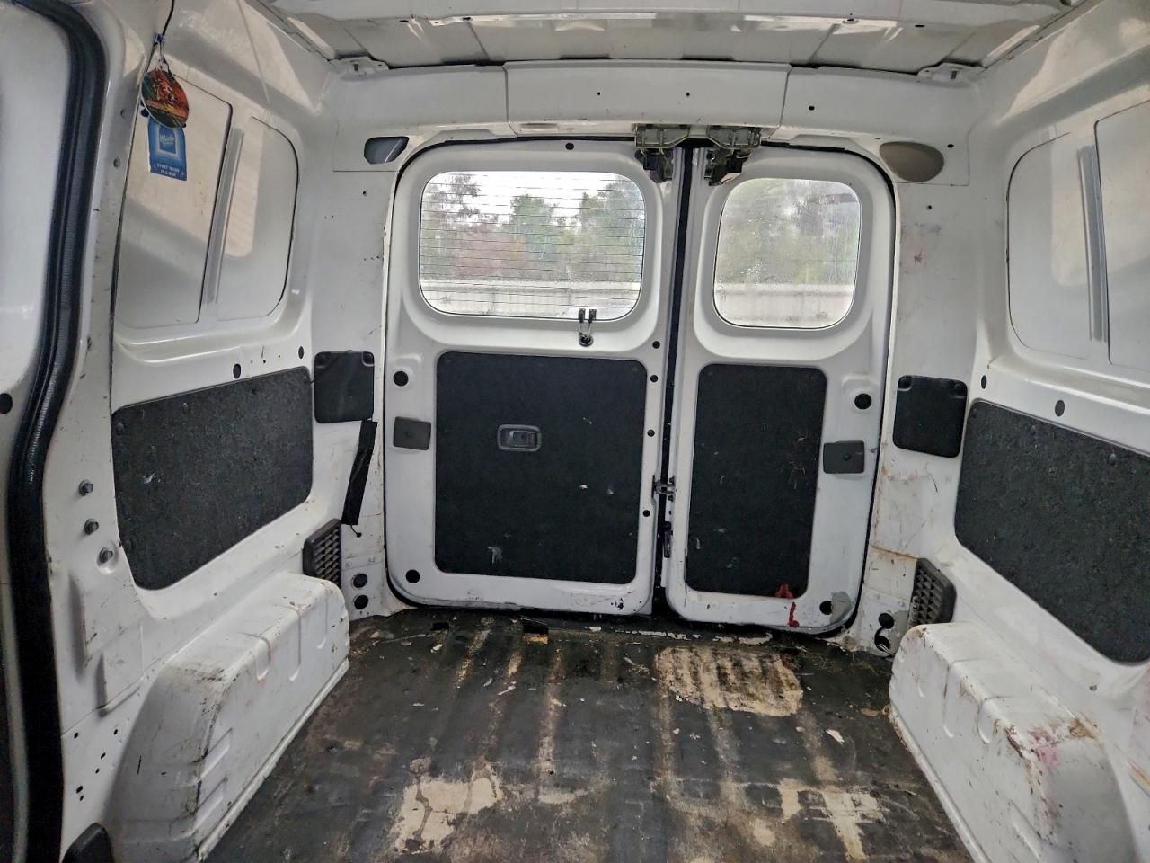 2015 Chevrolet Express VIN 3N63M0YNXFK694101 photo 10