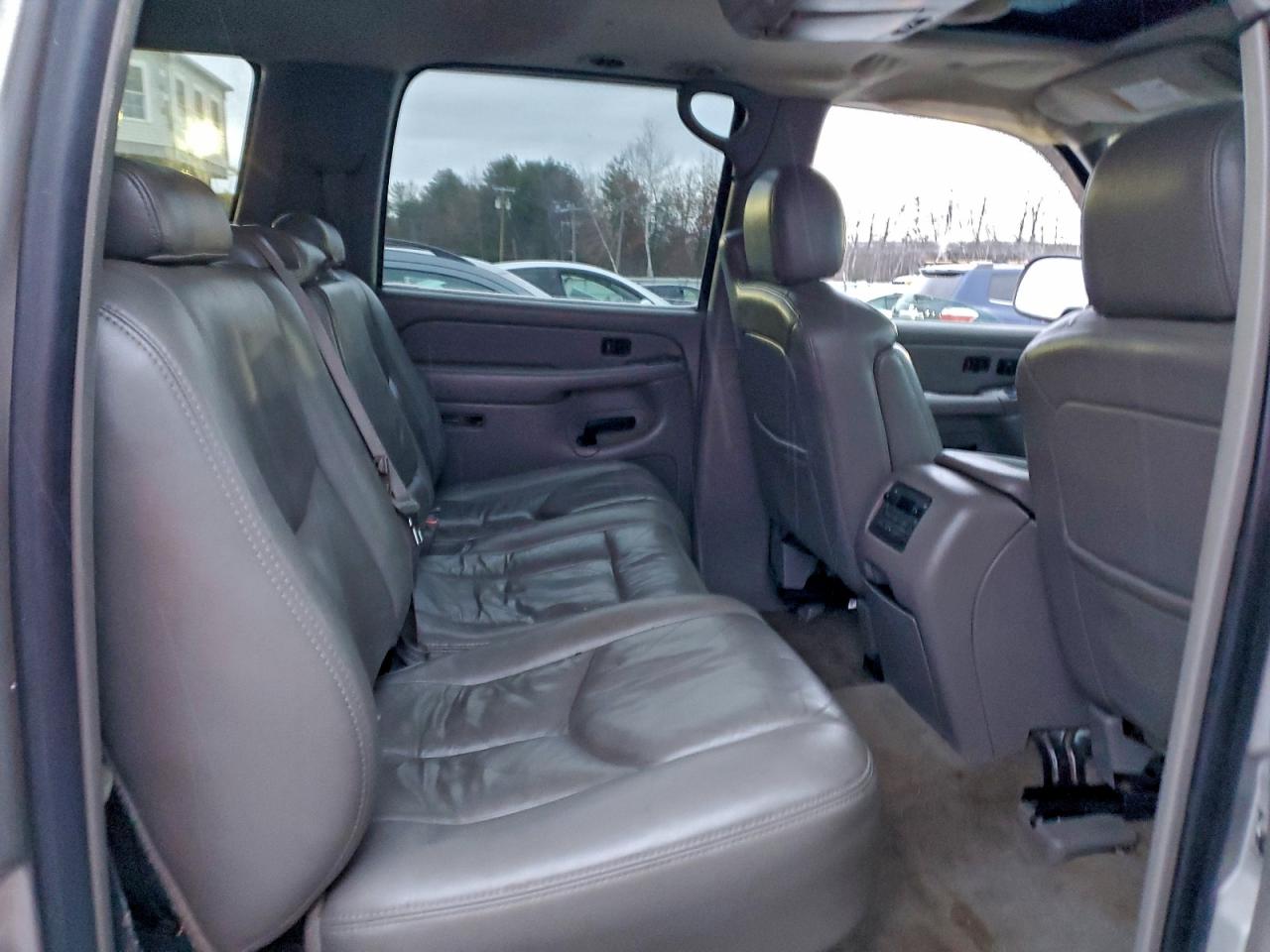 2005 GMC Yukon VIN 1GKFK16Z35J231948 photo 11