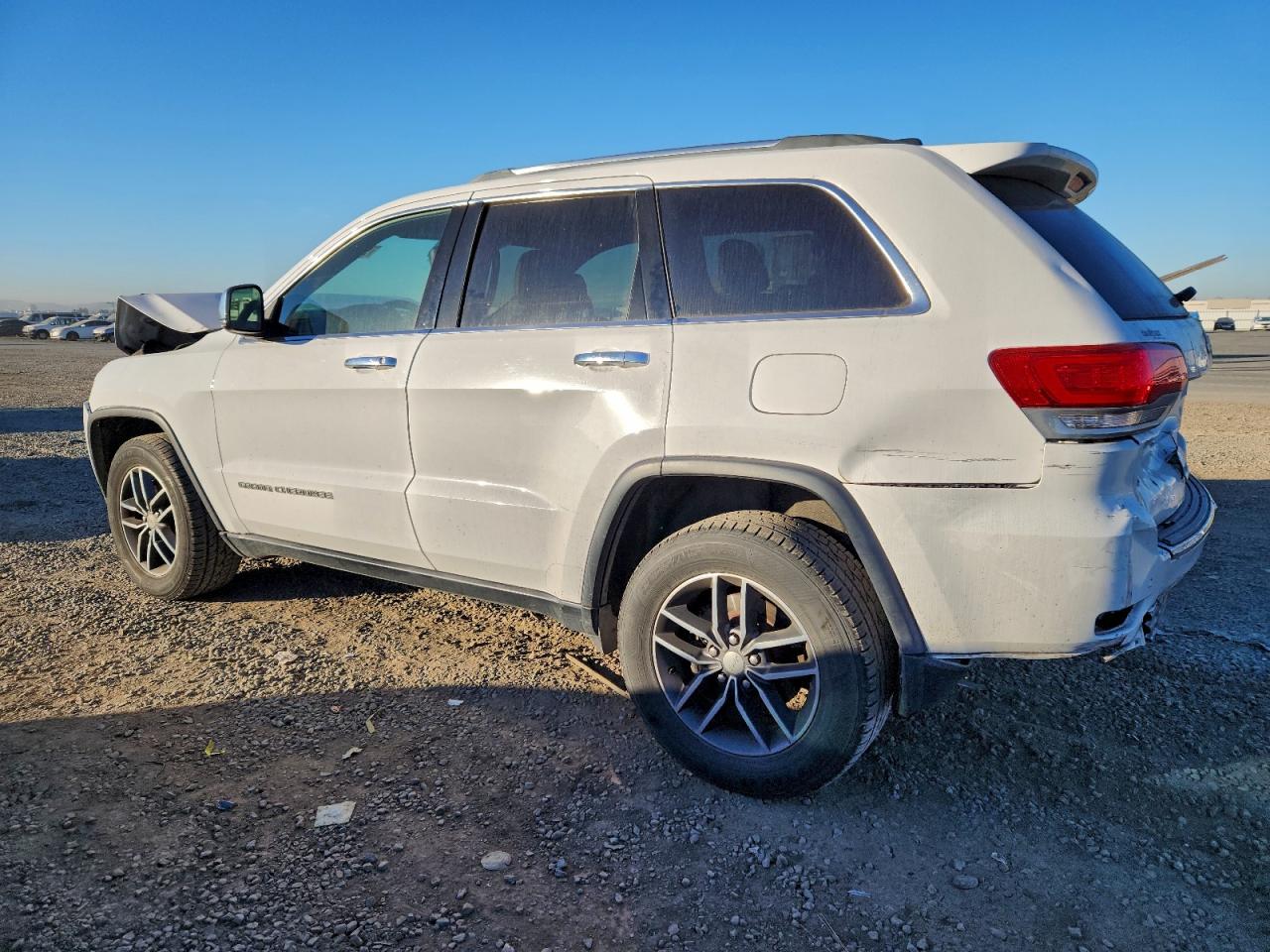 2018 Jeep Grand cher VIN 1C4RJFBG1JC195219 photo 2