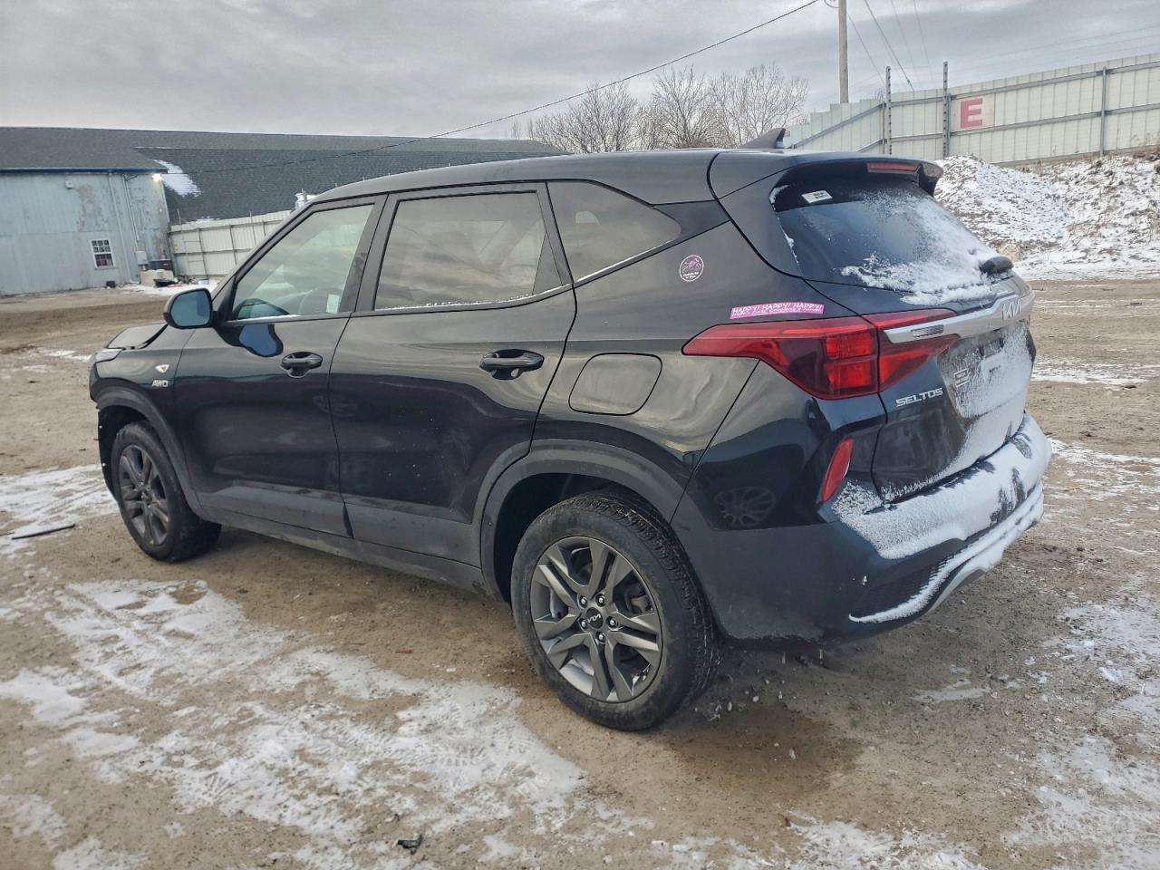 2023 Kia Seltos VIN KNDEPCAA7P7429325 photo 2