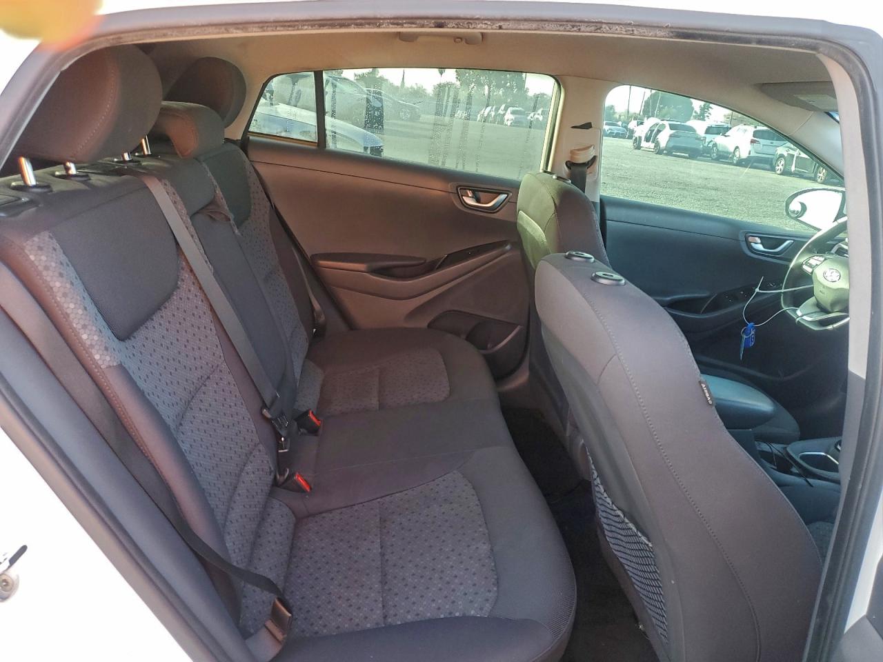 2018 HYUNDAI Ioniq VIN KMHC75LC2JU104104 photo 10