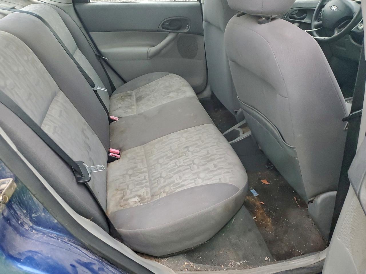 2005 Ford Focus VIN 1FAFP34N25W120776 photo 10