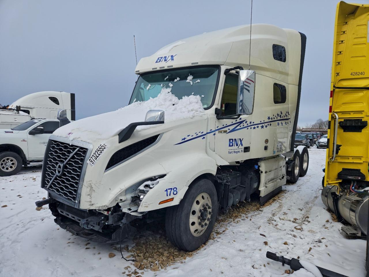 2025 VOLVO Vn VIN 4V4NC9EHXSN695078 photo 2