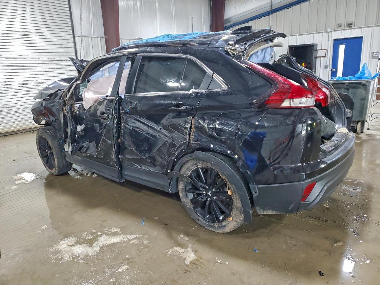 2024 Mitsubishi ECLIPSE VIN JA4ATVAA1RZ066737 photo 2