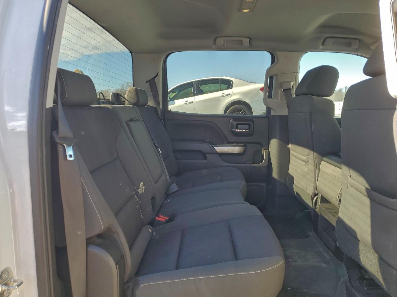 2018 Chevrolet All models VIN 3GCUKREC9JG572233 photo 10