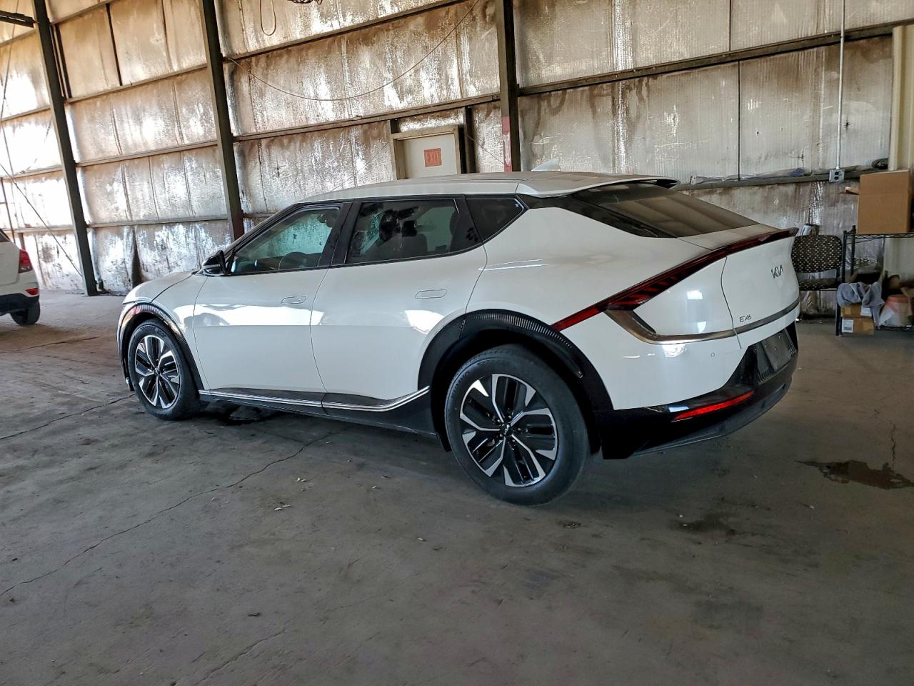 2024 KIA Ev6 light VIN KNDC3DLC4R5613997 photo 2