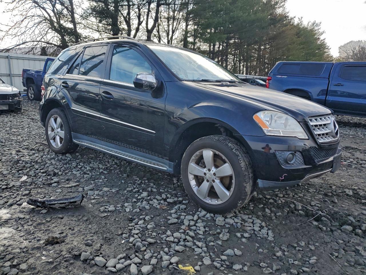 2010 Mercedes-Benz M-class VIN 4JGBB8GBXAA595844 photo 4