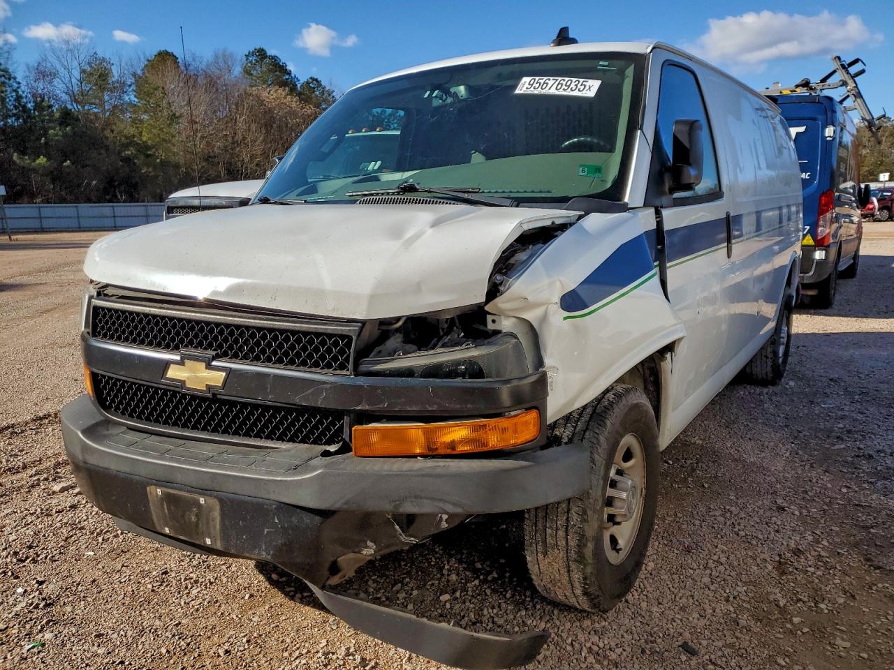 2020 CHEV Express VIN 1GCWGAFP4L1160851 photo 1