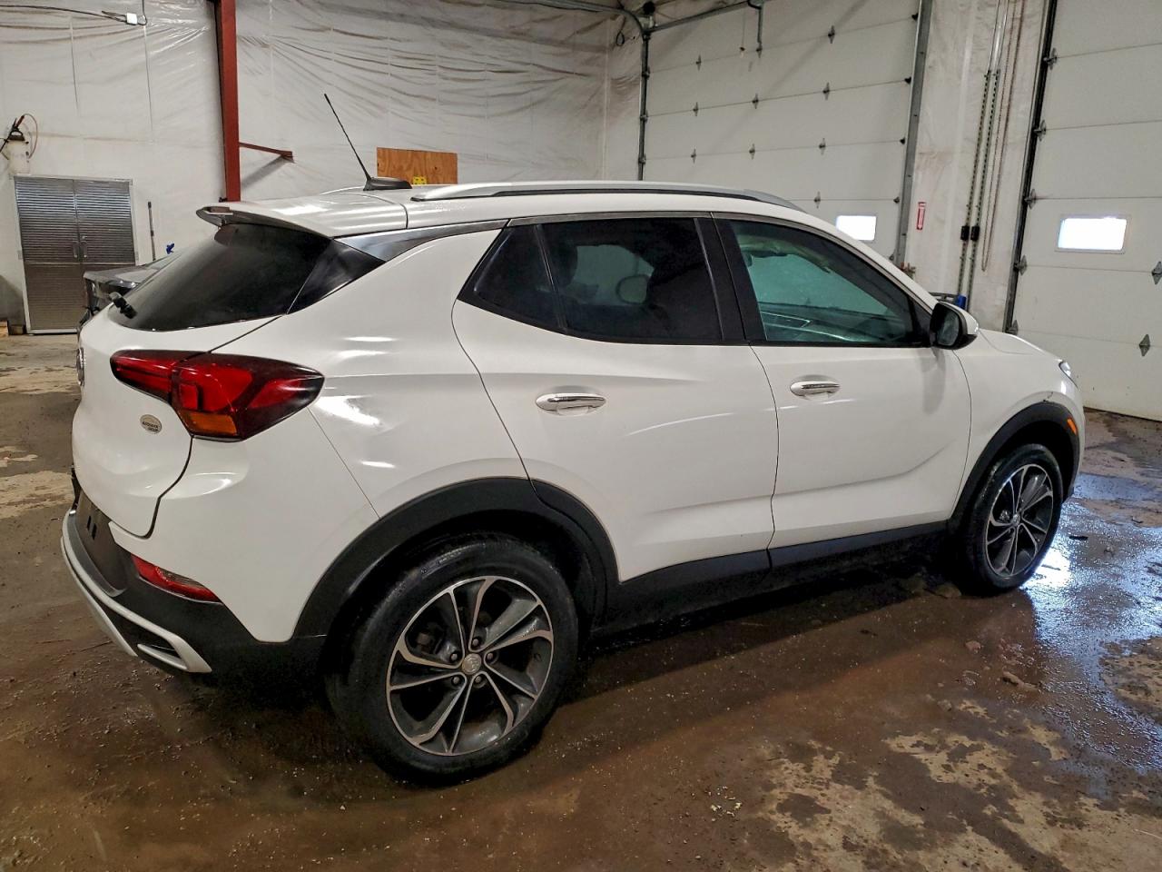 2022 Buick Encore VIN KL4MMESL9NB113705 photo 3