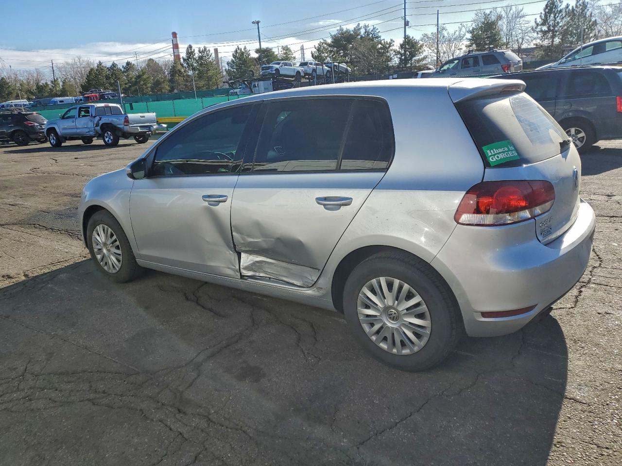 2014 Volkswagen Golf VIN WVWDB7AJ1EW005692 photo 2