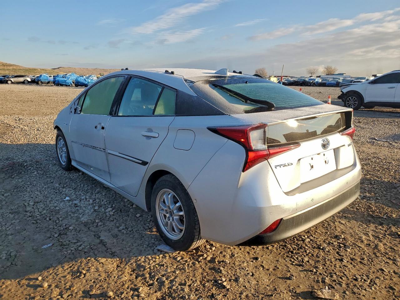 2019 Toyota Prius VIN JTDKARFU2K3079337 photo 2