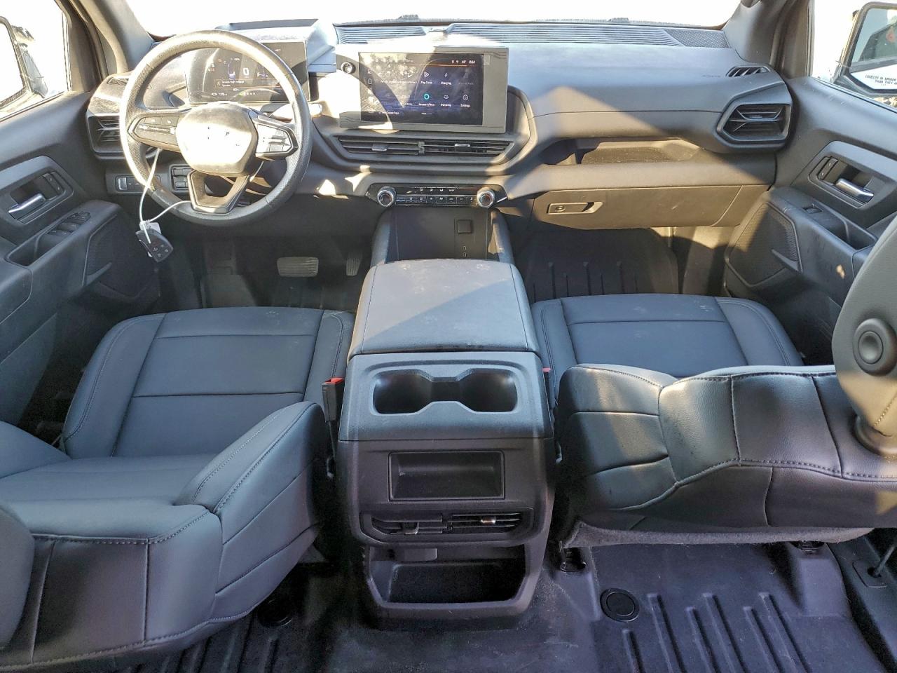 2024 Chevrolet All models VIN 1GC10UED2RU200455 photo 8