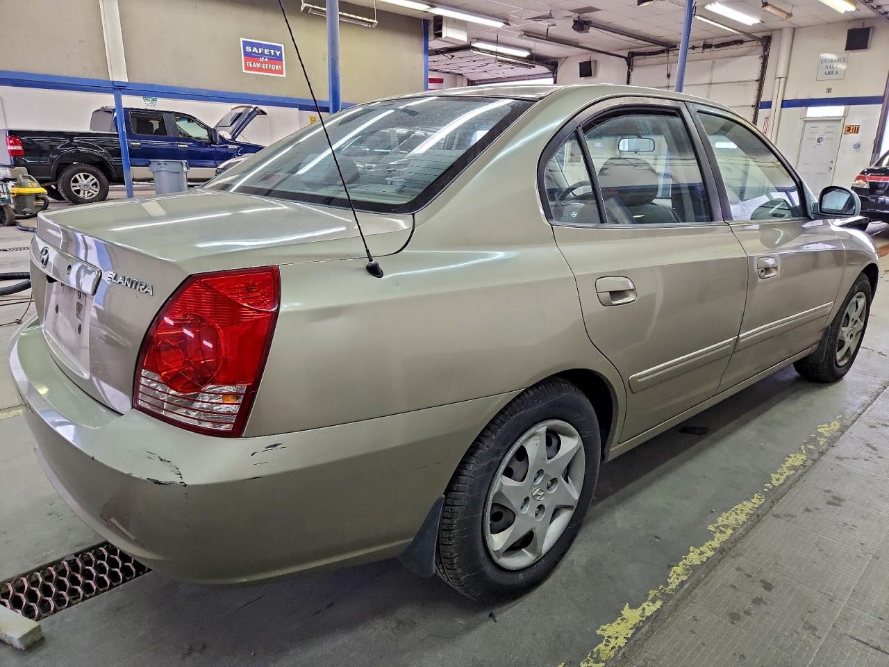 2005 Hyundai Elantra VIN KMHDN46D95U196231 photo 3