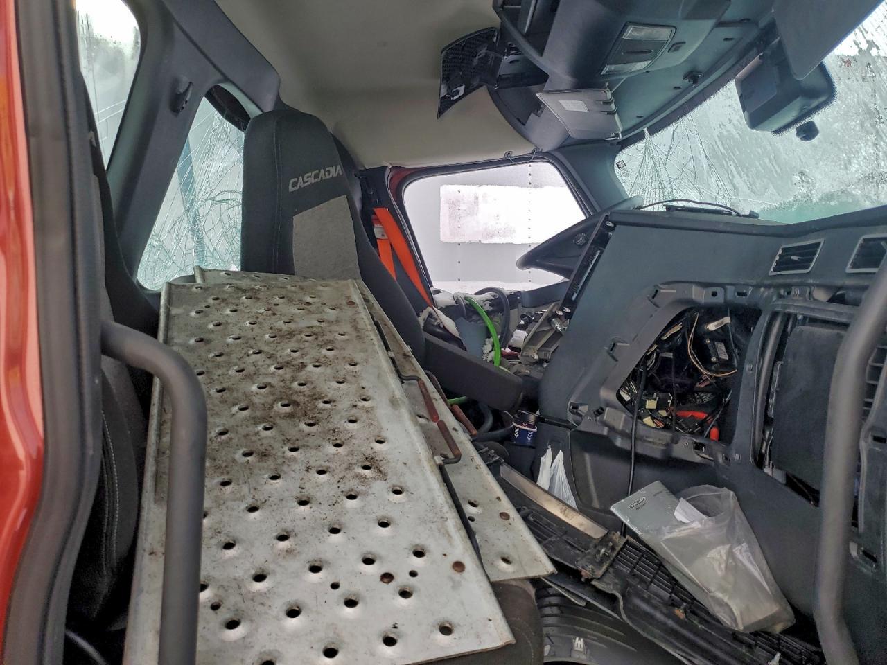2023 FREIGHTLINER All other VIN 3AKJHLDV8PDNK7508 photo 5