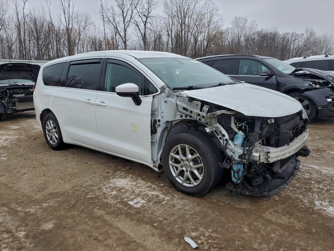 2022 Chrysler Minivan VIN 2C4RC1CG9NR144219 photo 4