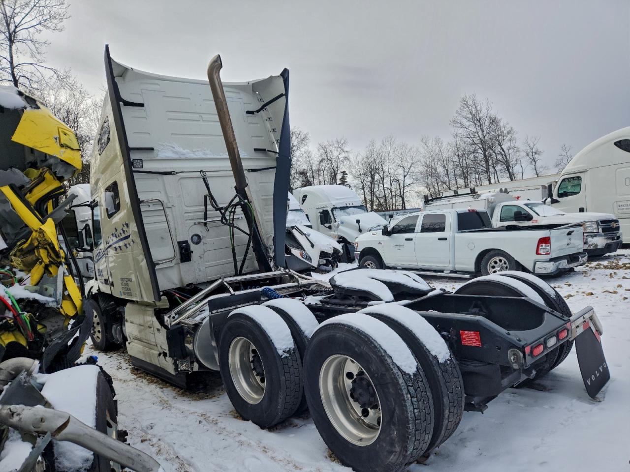 2025 VOLVO Vn VIN 4V4NC9EHXSN695078 photo 3