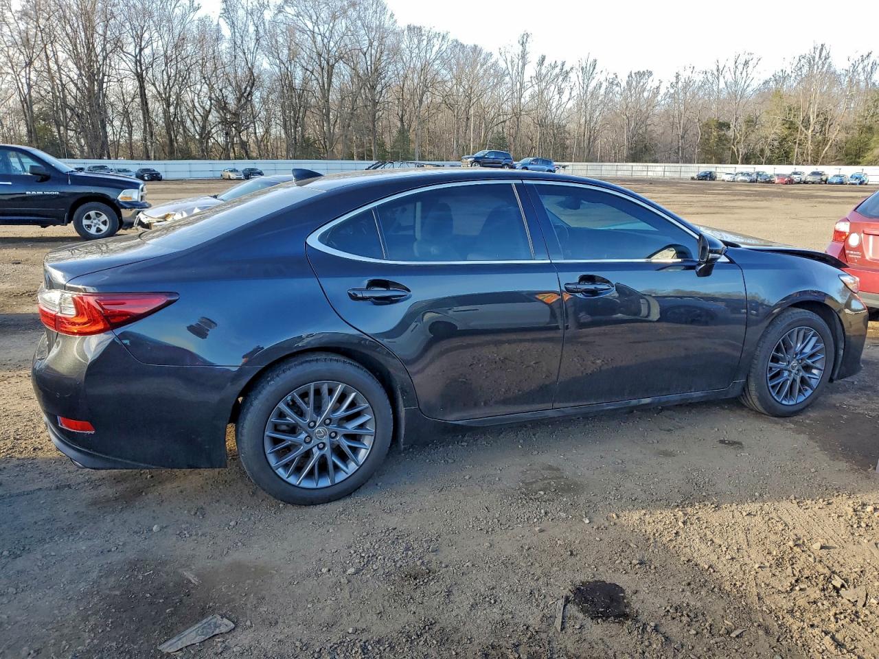 2018 Lexus ES350 VIN 58ABK1GGXJU113769 photo 3