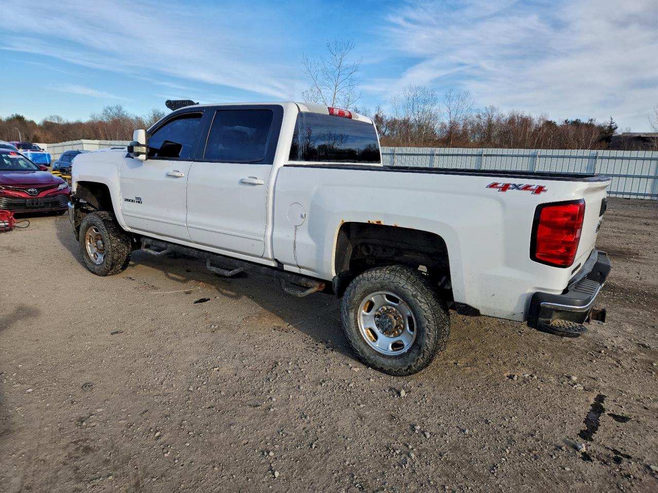 2016 Chevrolet All models VIN 1GC1KVE85GF180898 photo 2