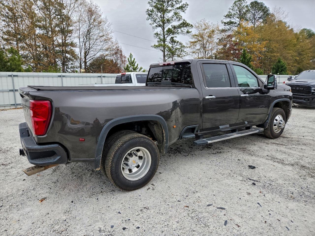 2020 Chevrolet All models VIN 1GC4YVE79LF265594 photo 3