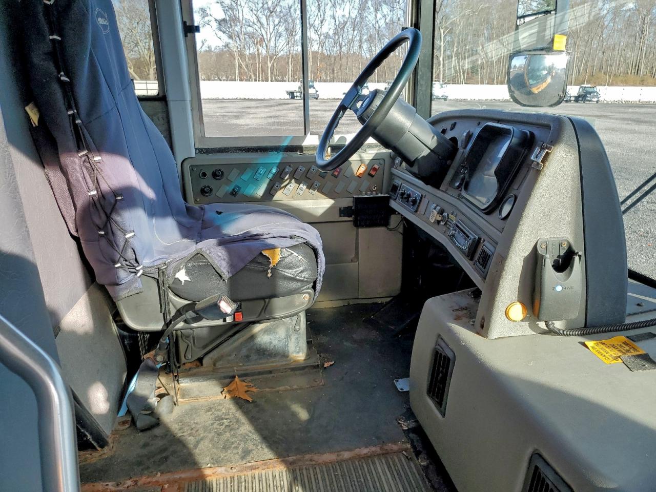 2012 THOMAS Saf-t-line VIN 1T7YN4E23C1149994 photo 5