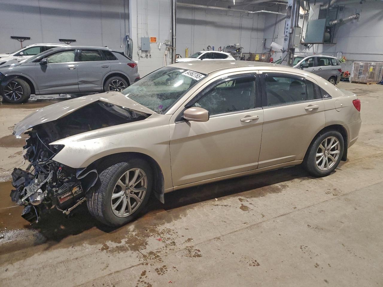 2014 Chrysler 200 VIN 1C3CCBABXEN131841 photo 1