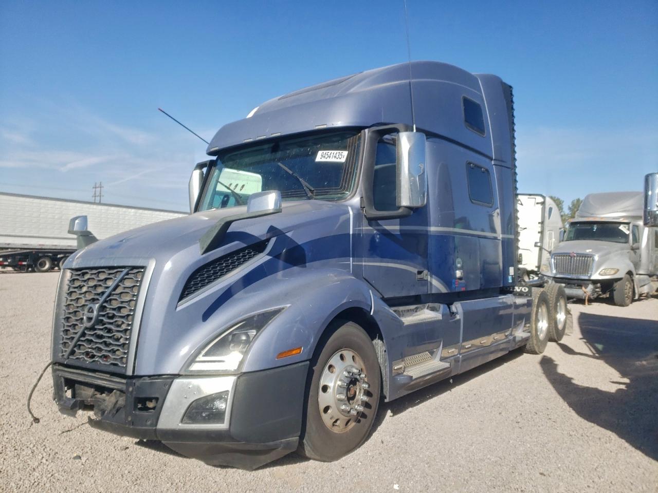 2020 Volvo All models VIN 4V4NC9EH6LN260298 photo 2