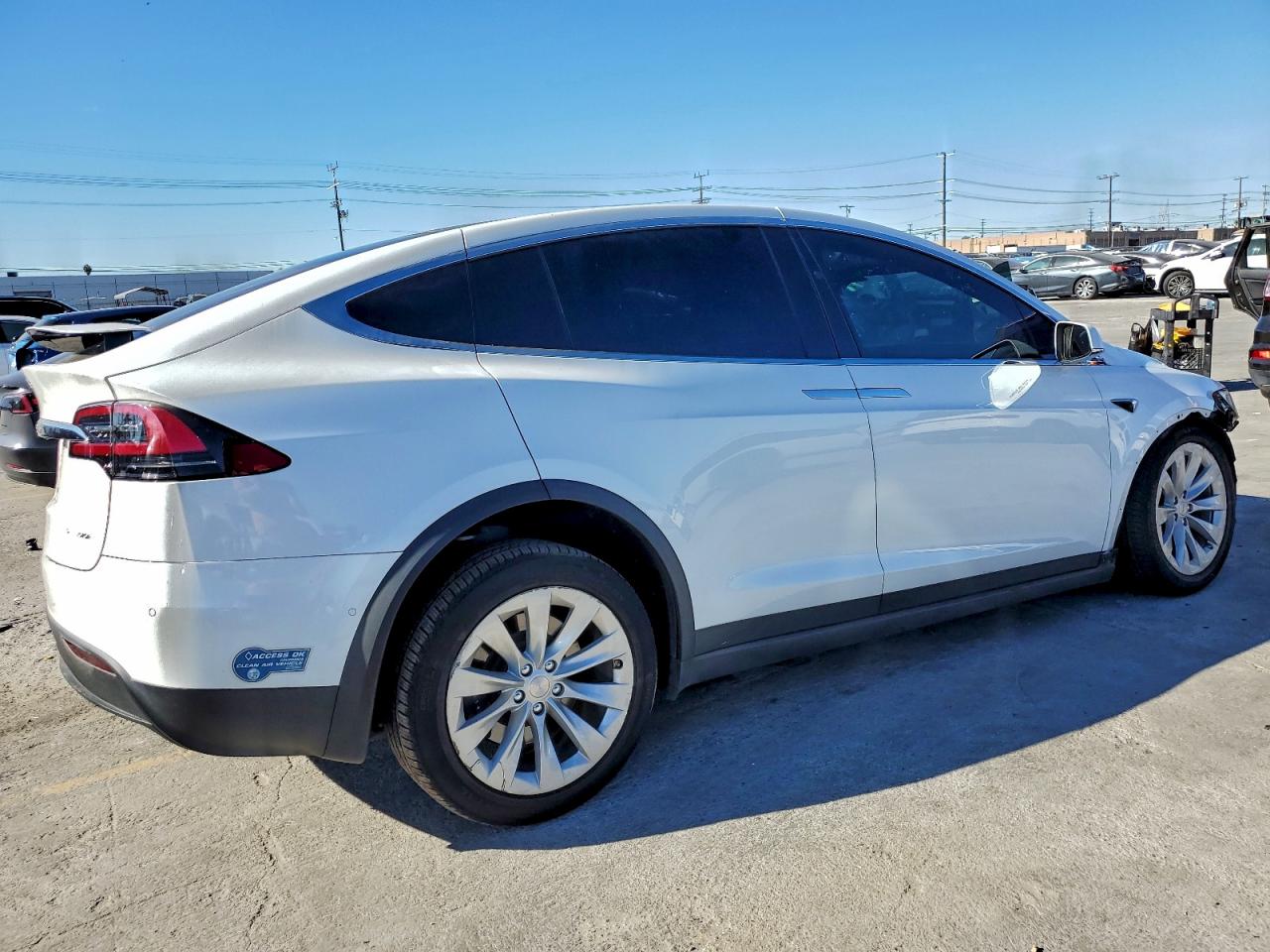 2021 Tesla Model x VIN 5YJXCDE24MF321599 photo 3