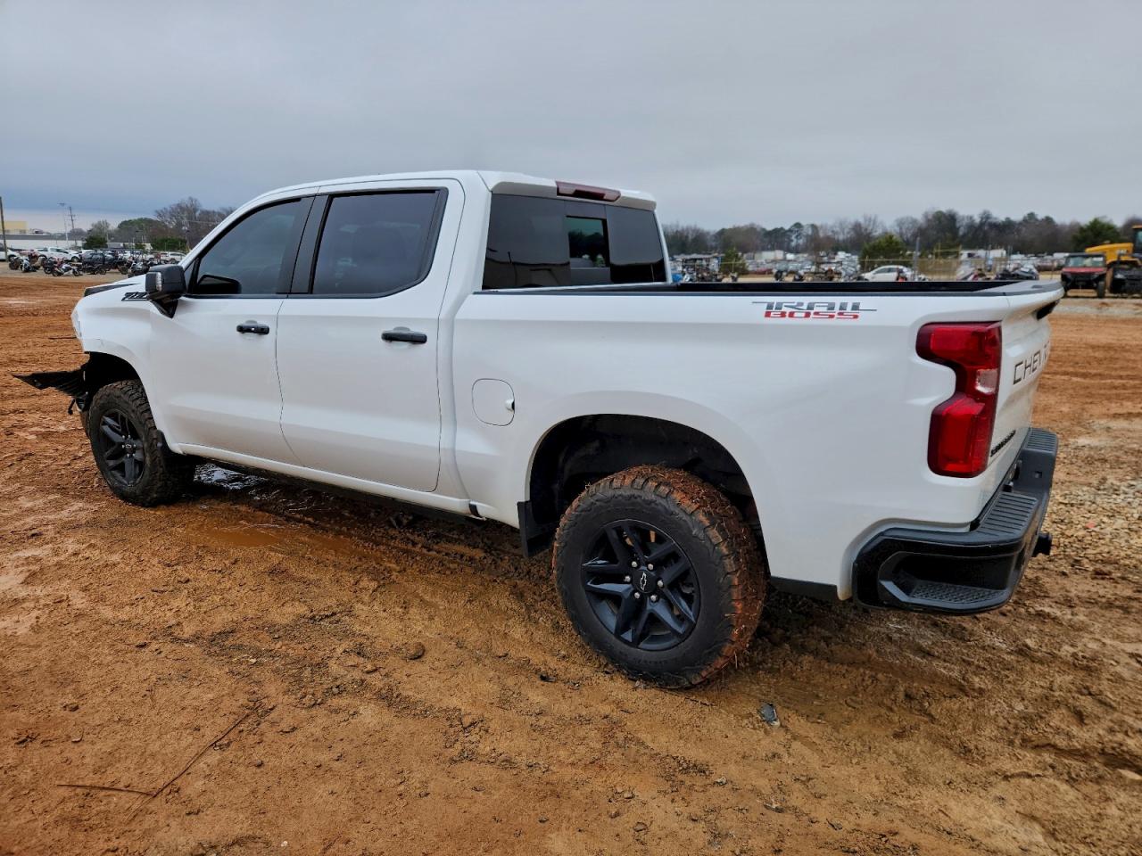 2023 Chevrolet All models VIN 3GCUDFE87PG308795 photo 2