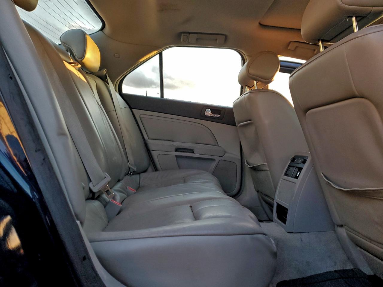 2007 Cadillac Sts VIN 1G6DW677770194254 photo 10