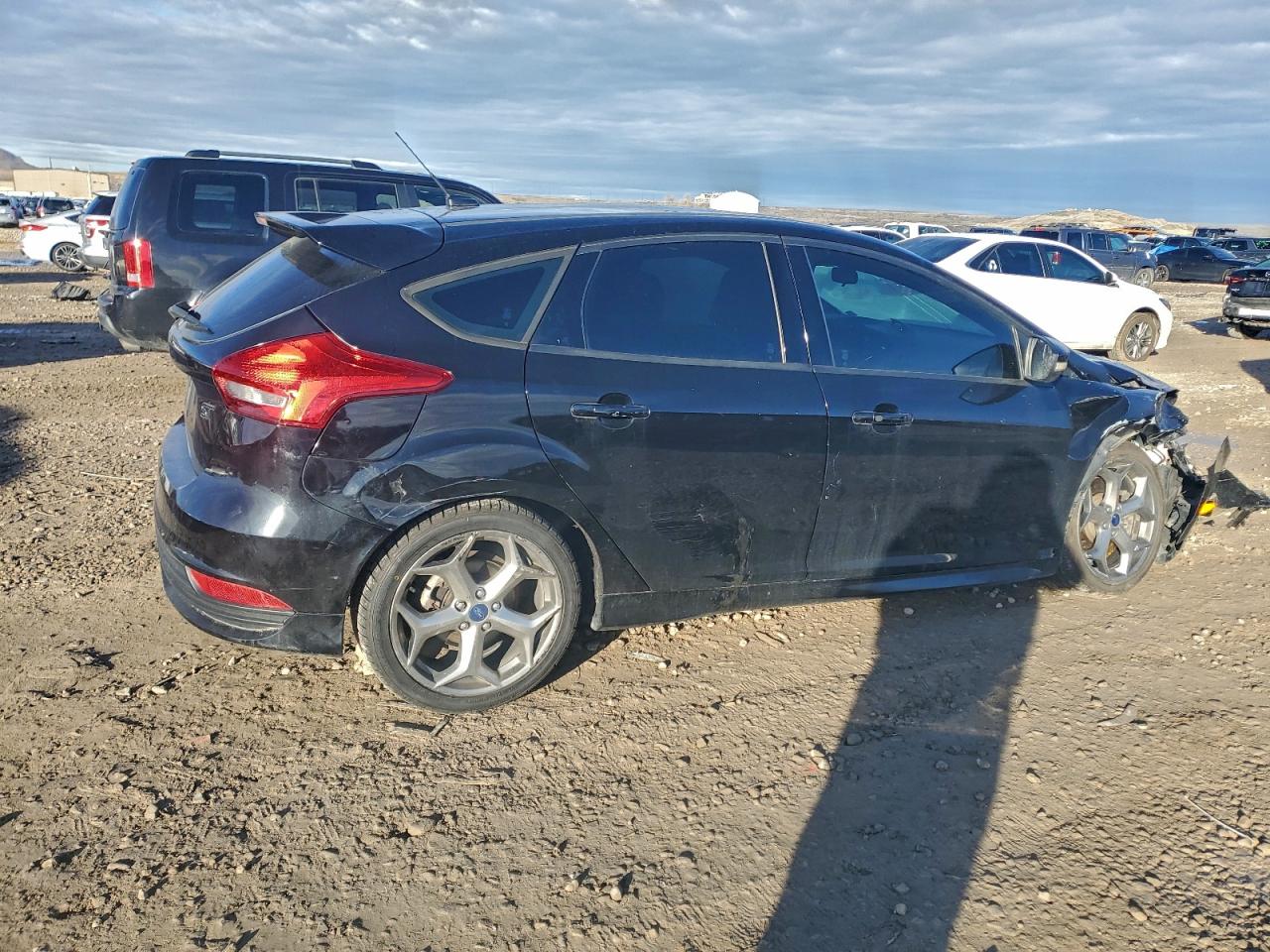 2016 Ford Focus VIN 1FADP3L90GL337212 photo 3