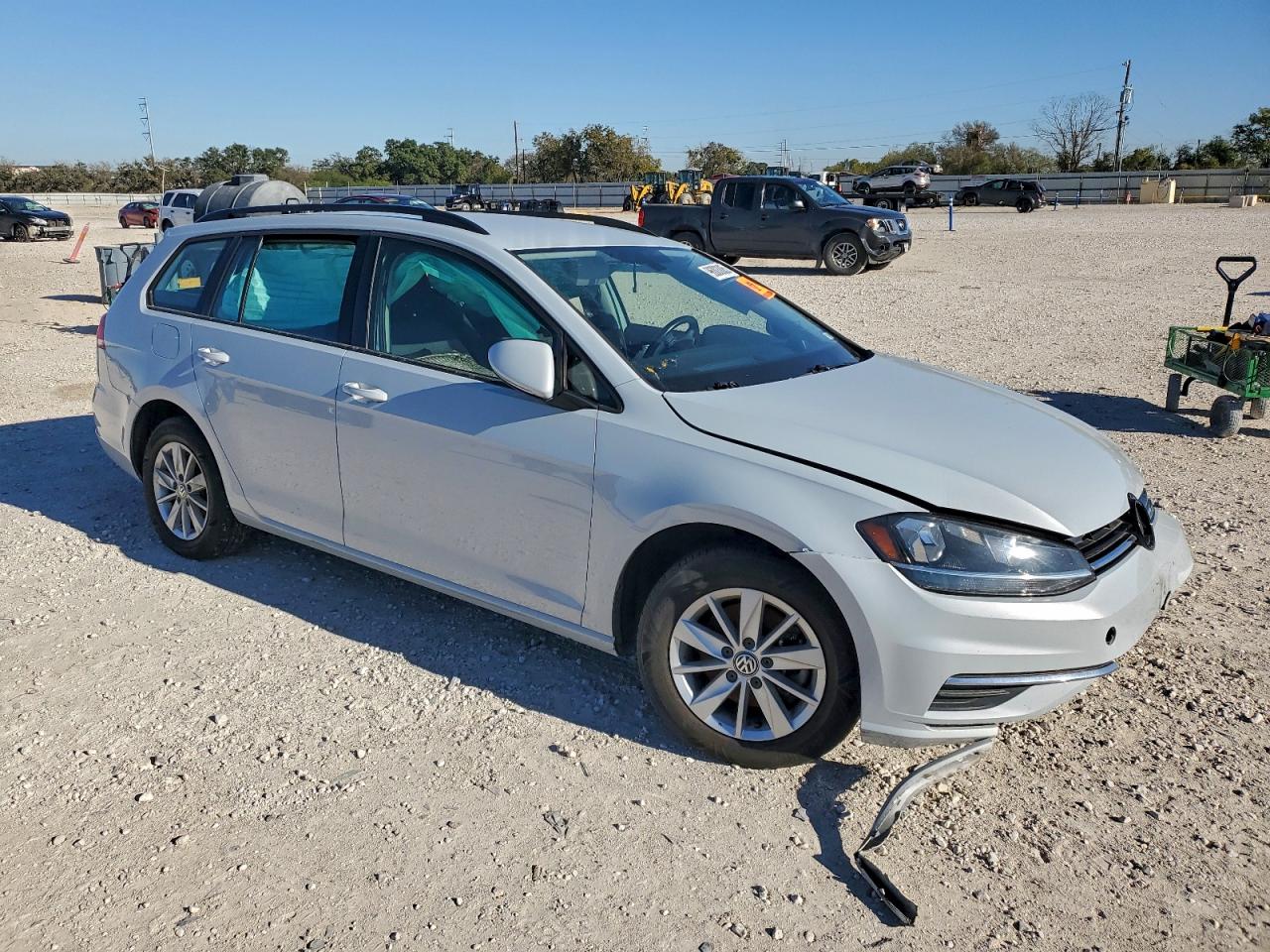 2018 Volkswagen Golf VIN 3VWD17AU5JM768013 photo 4