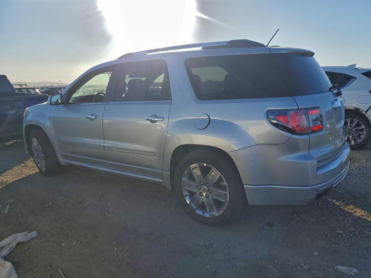 2014 GMC Acadia den VIN 1GKKRTKD7EJ202145 photo 2