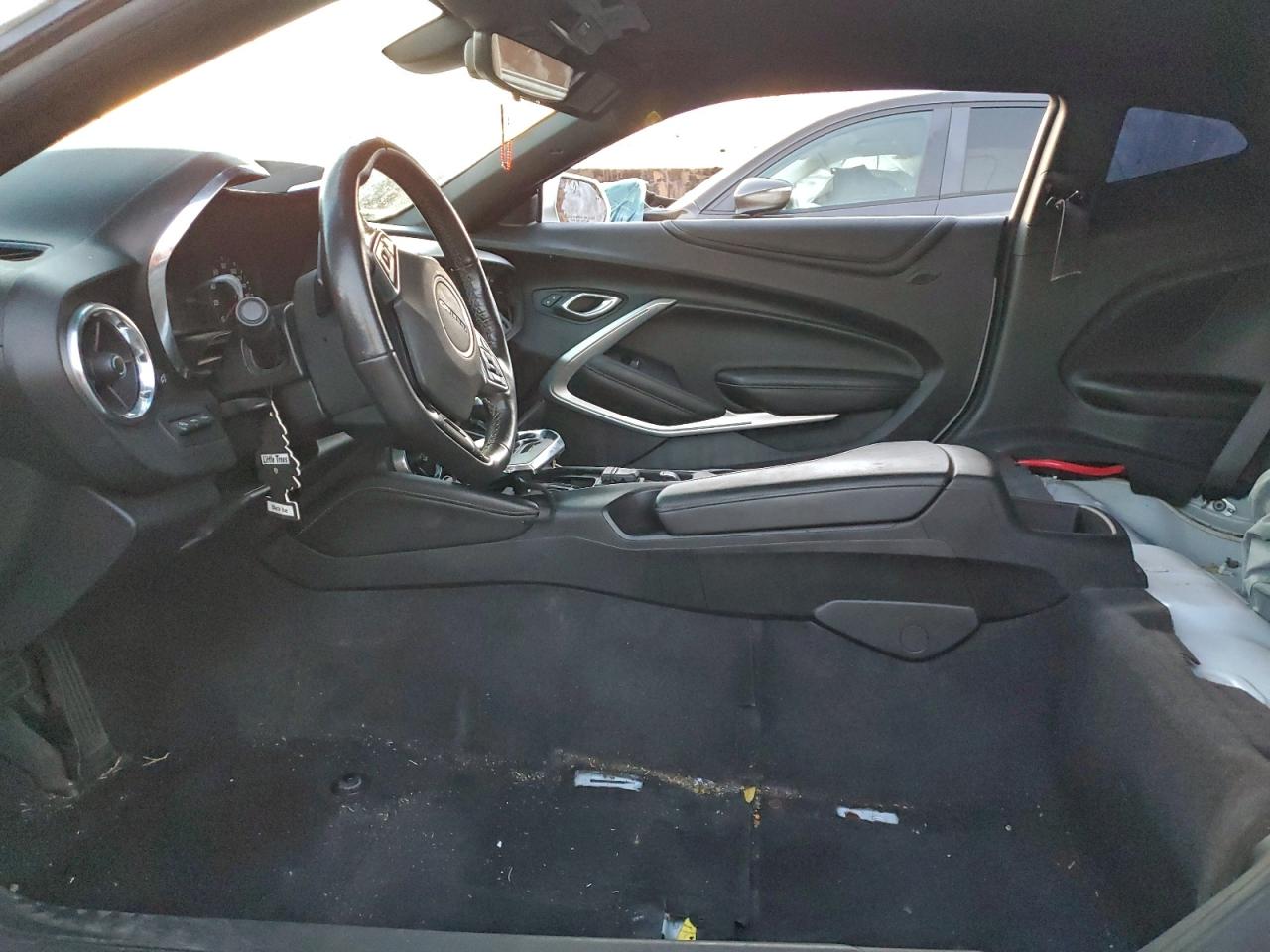 2019 Chev Camaro VIN 1G1FH1R76K0149338 photo 7