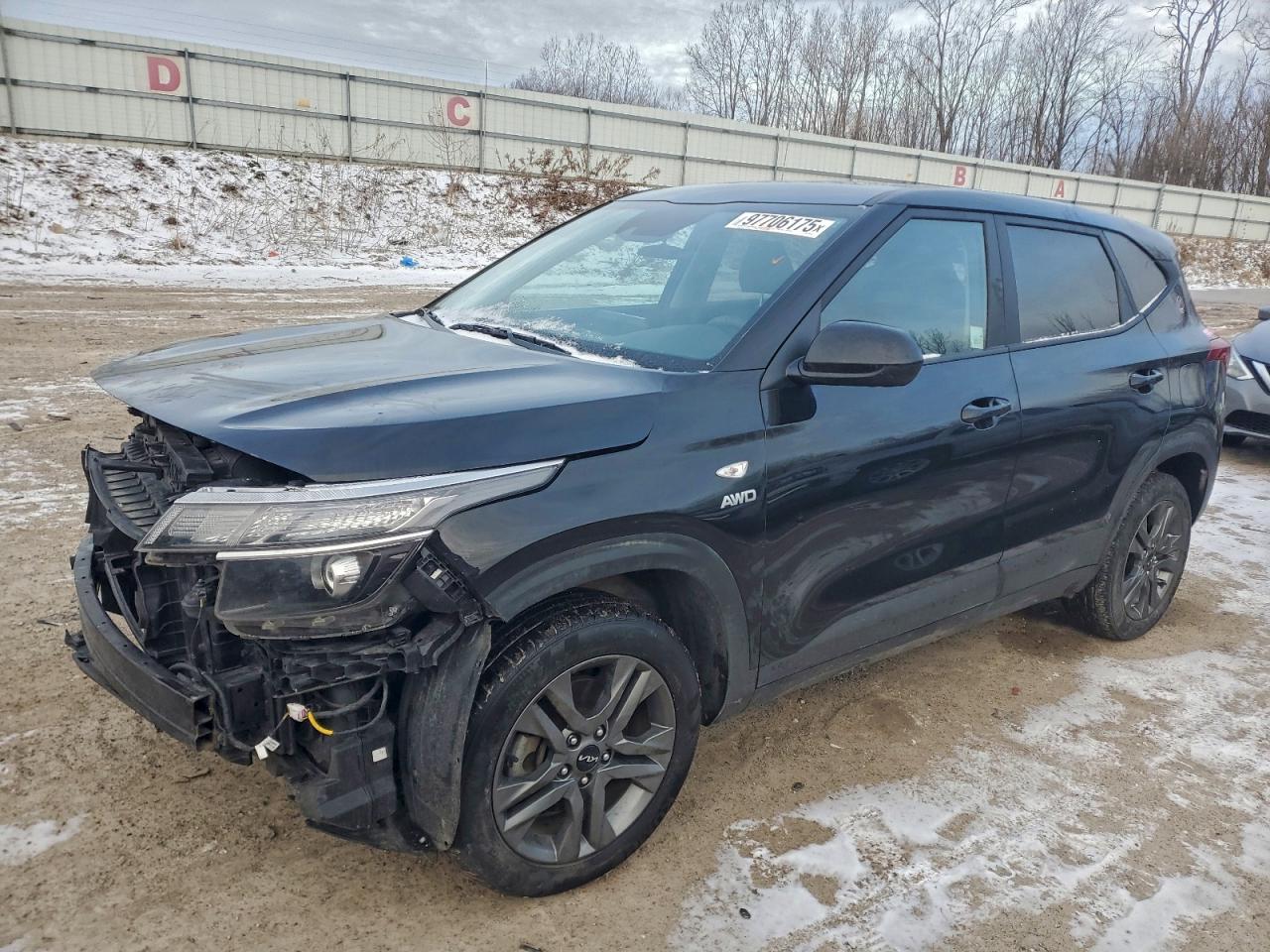 2023 Kia Seltos VIN KNDEPCAA7P7429325 photo 1