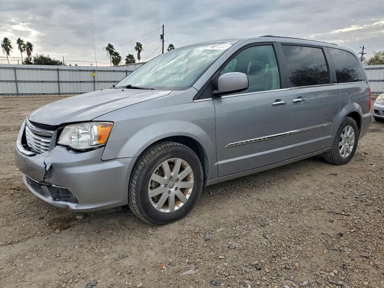 2015 Chrysler Minivan VIN 2C4RC1BG0FR578211 photo 1
