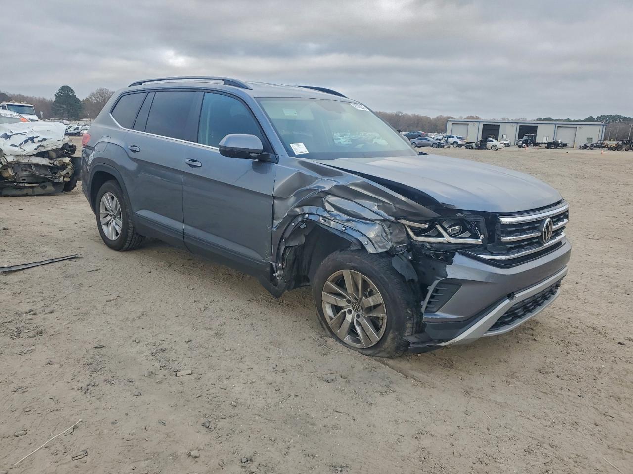 2021 Volkswagen Atlas VIN 1V2GP2CA2MC515935 photo 4