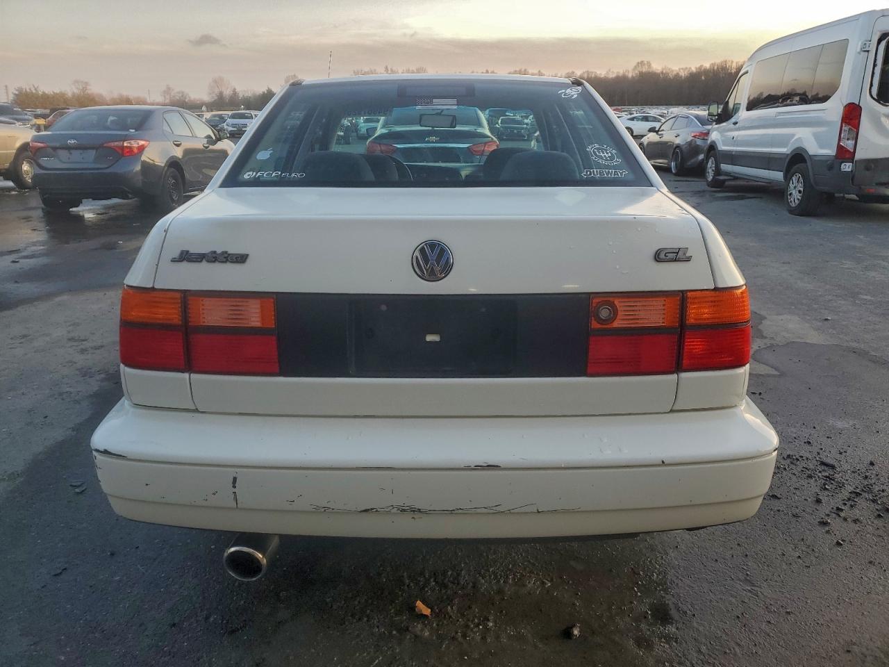 1998 Volkswagen Jetta VIN 3VWRA81H6WM107693 photo 6