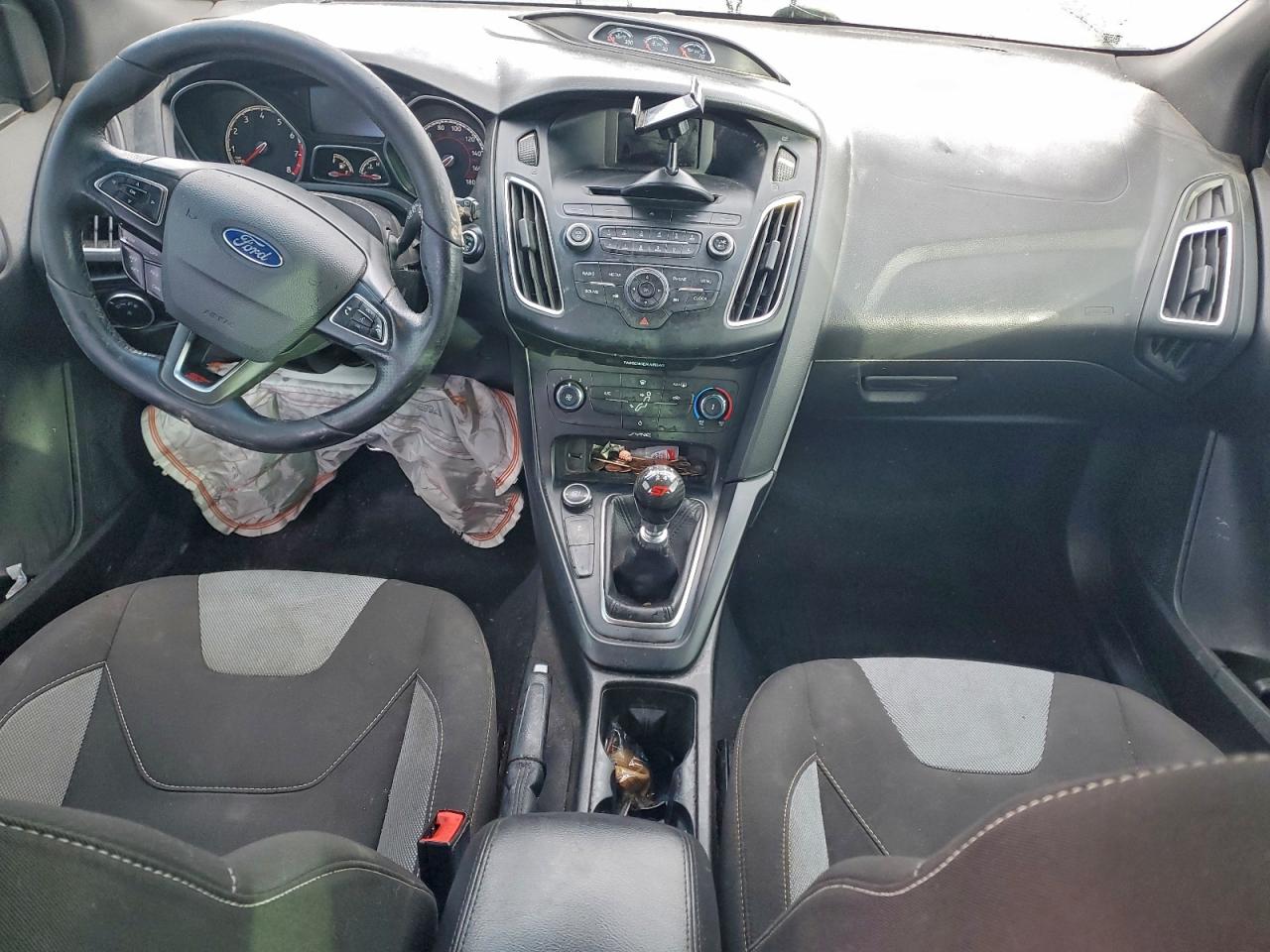 2016 Ford Focus VIN 1FADP3L90GL337212 photo 8