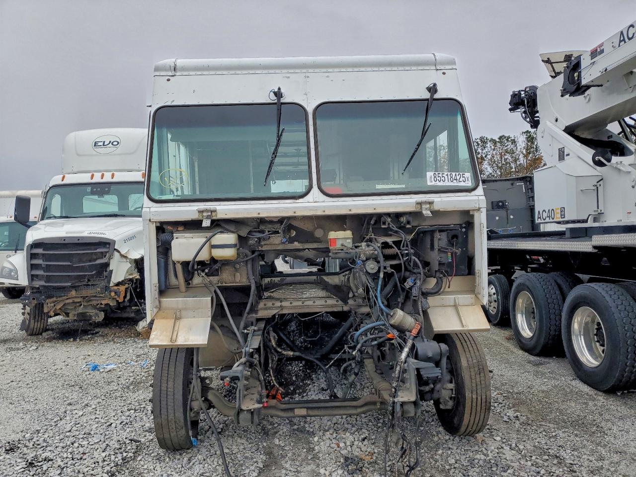 2011 WORKHORSE All models VIN 5B4LFG2E6B3445735 photo 5