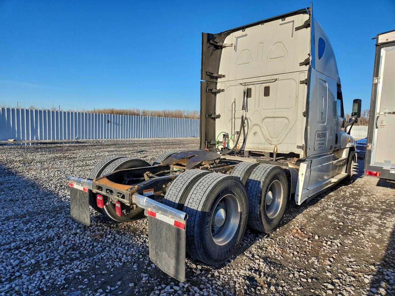 2015 FREIGHTLINER All other VIN 3AKJGLD52FSGC7132 photo 4