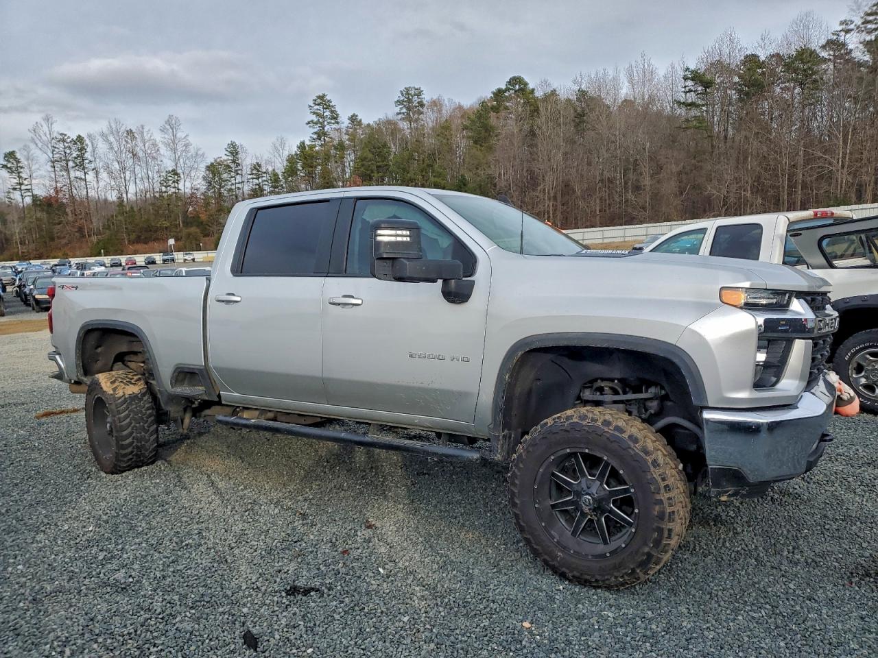 2022 Chevrolet All models VIN 1GC4YNEY8NF105427 photo 4