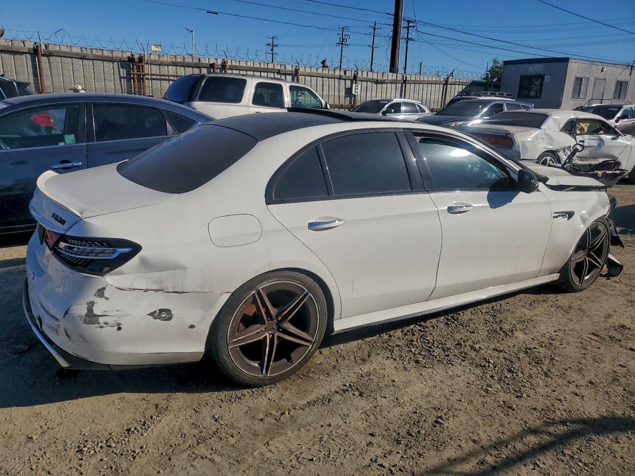 2021 Mercedes-Benz E-class VIN W1KZF8KB2MA887187 photo 3
