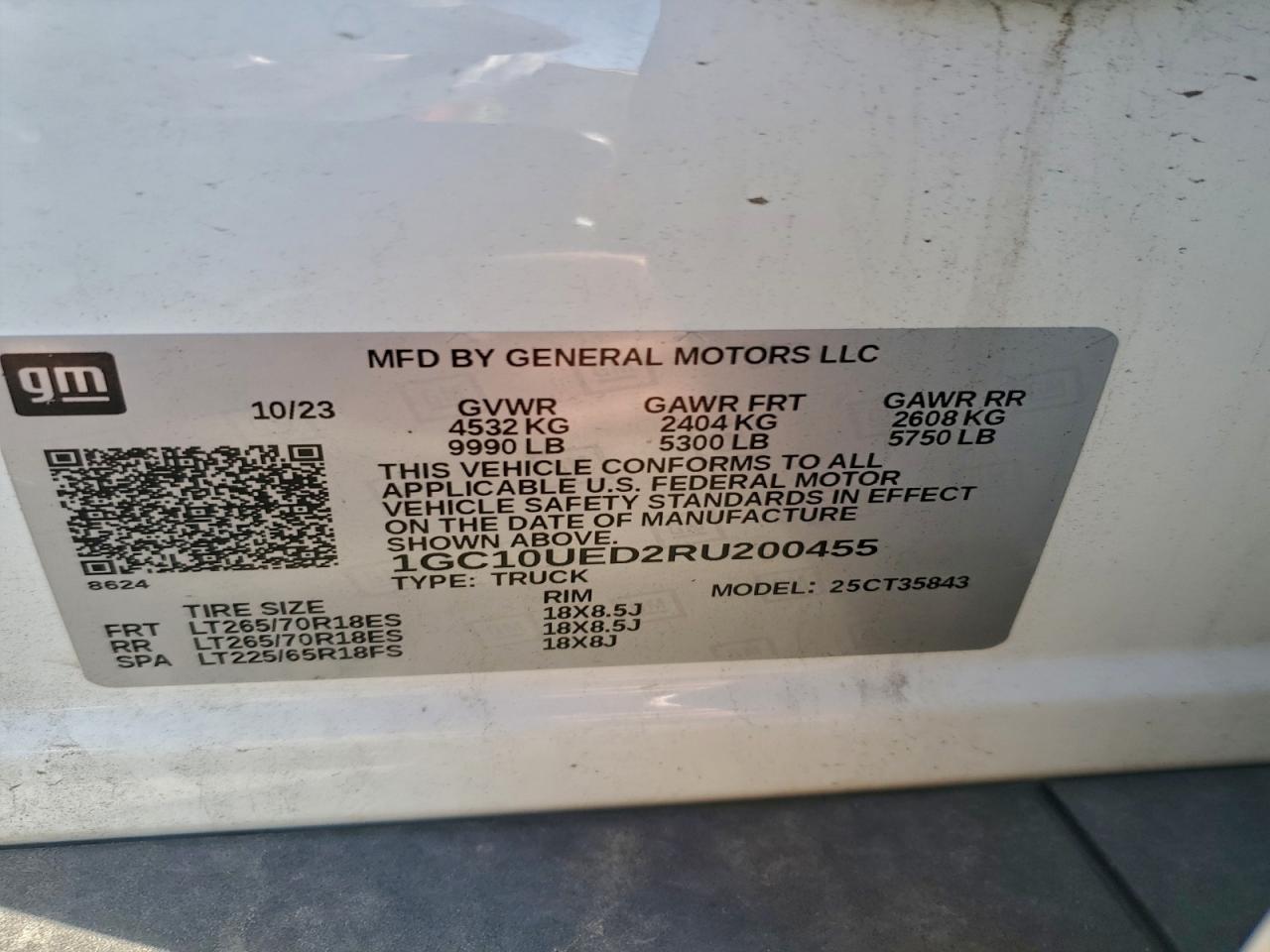 2024 Chevrolet All models VIN 1GC10UED2RU200455 photo 12