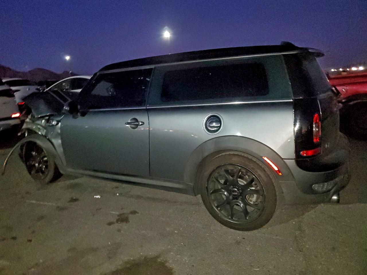 2009 MINI Cooper VIN WMWMM33549TP90331 photo 2