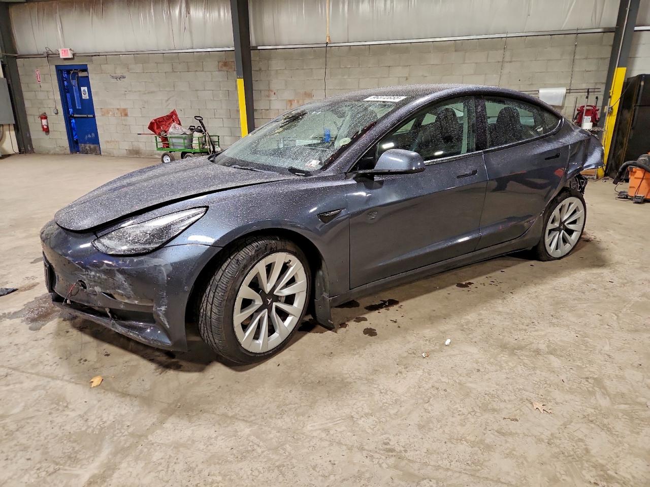 2022 Tesla Model 3 VIN 5YJ3E1EB0NF344337 photo 1