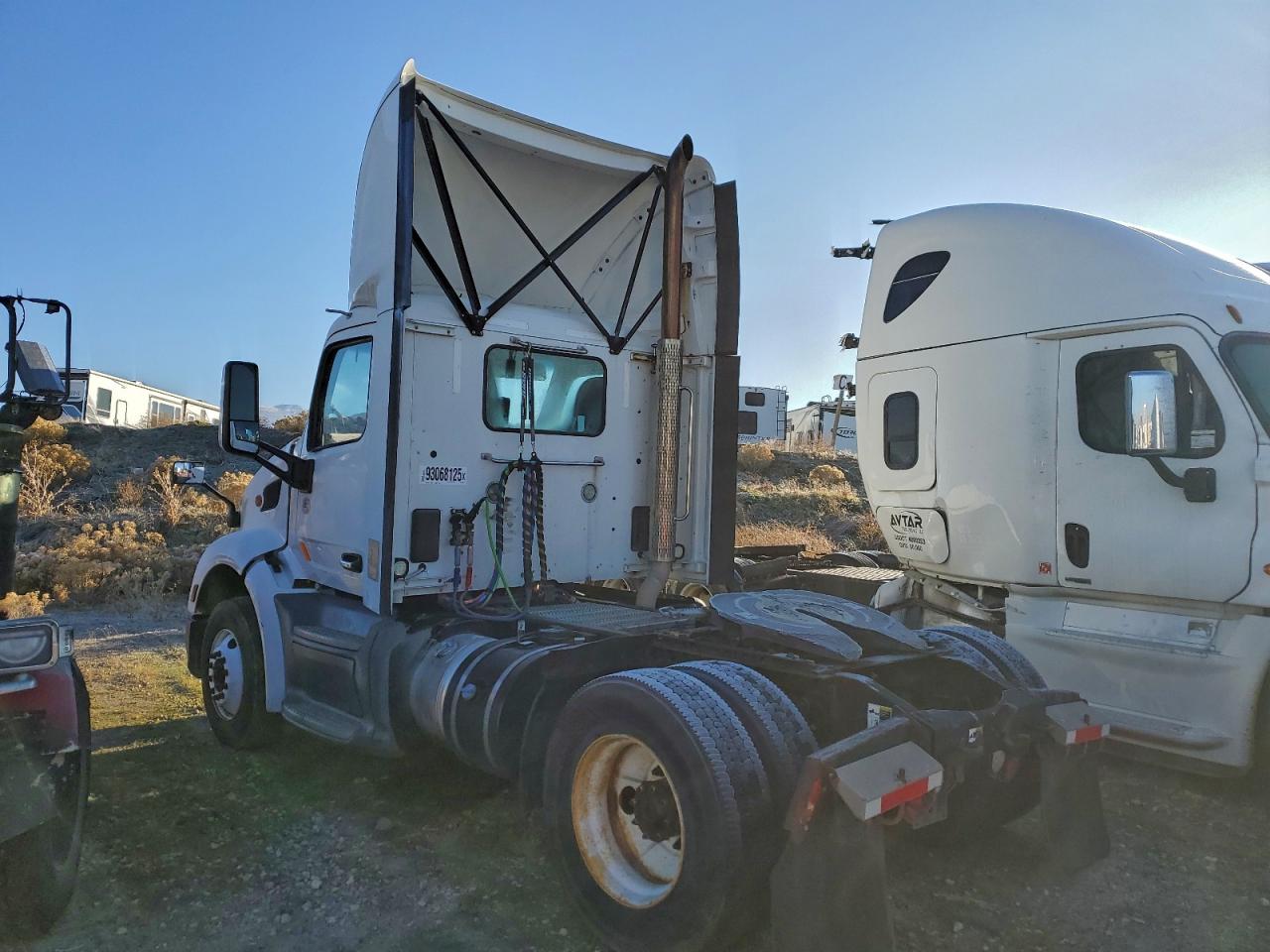 2018 PETERBILT All models VIN 1XPBA48X4JD477392 photo 3