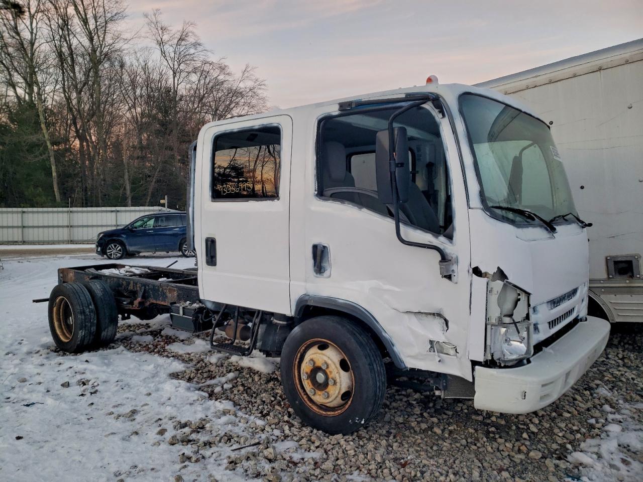 2022 Isuzu All models VIN 54DE5J1L3NSR01540 photo 4